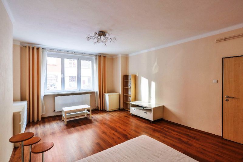 APARTMENT FOR URGENT SALE AT THE HIGHEST POSSIBLE PRICE